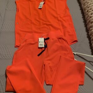 Figs Women's Vibrant Orange Jogger Set